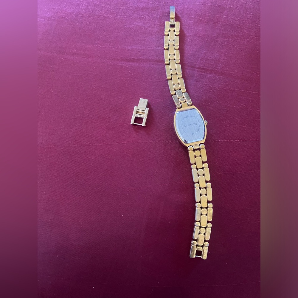 Ladies Watch - Picture 5 of 9
